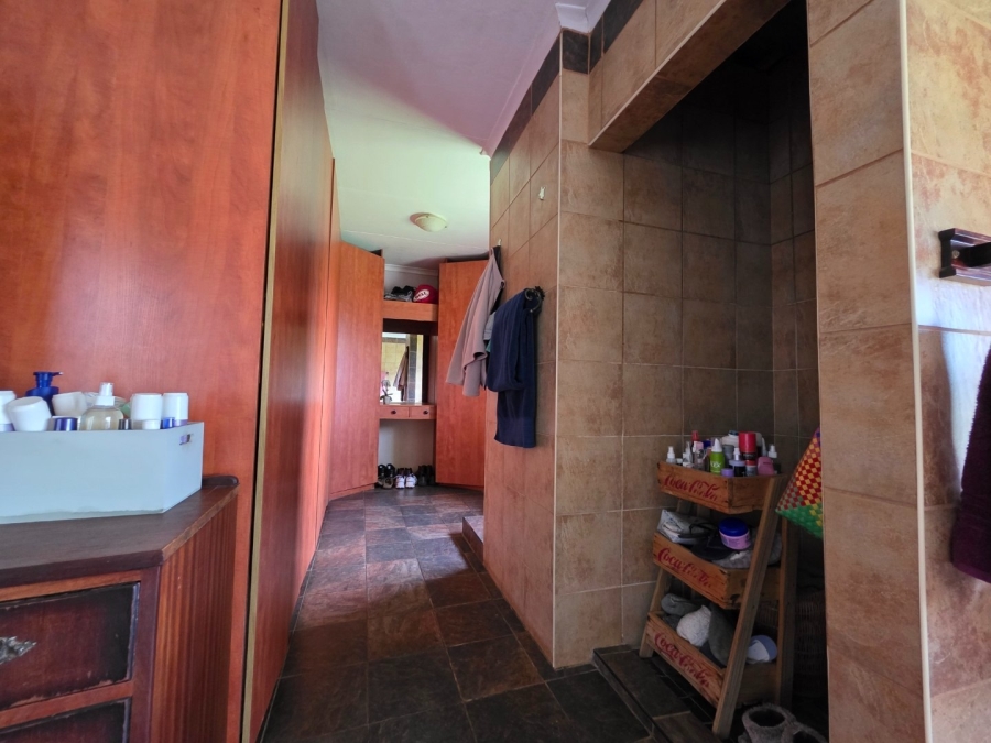 6 Bedroom Property for Sale in Olifantsnek North West